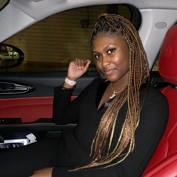 Meet your Posher, Johannah - Picture 2 of 4